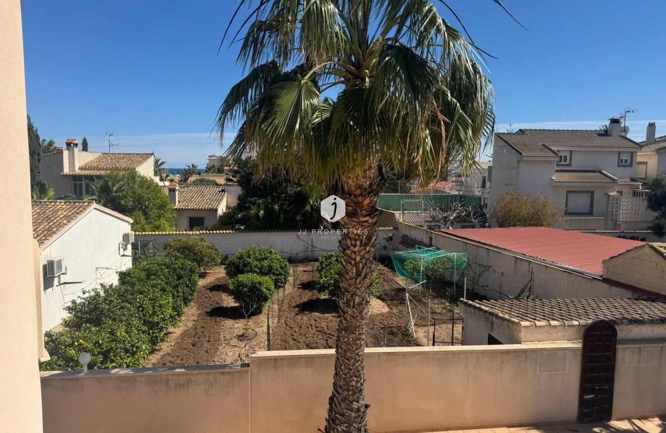 Resale - Villa -
Orihuela Costa - Playa Flamenca