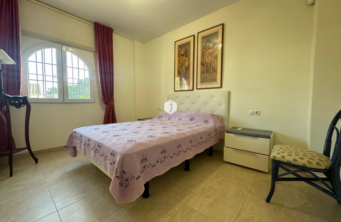Resale - Villa -
Orihuela Costa - Playa Flamenca