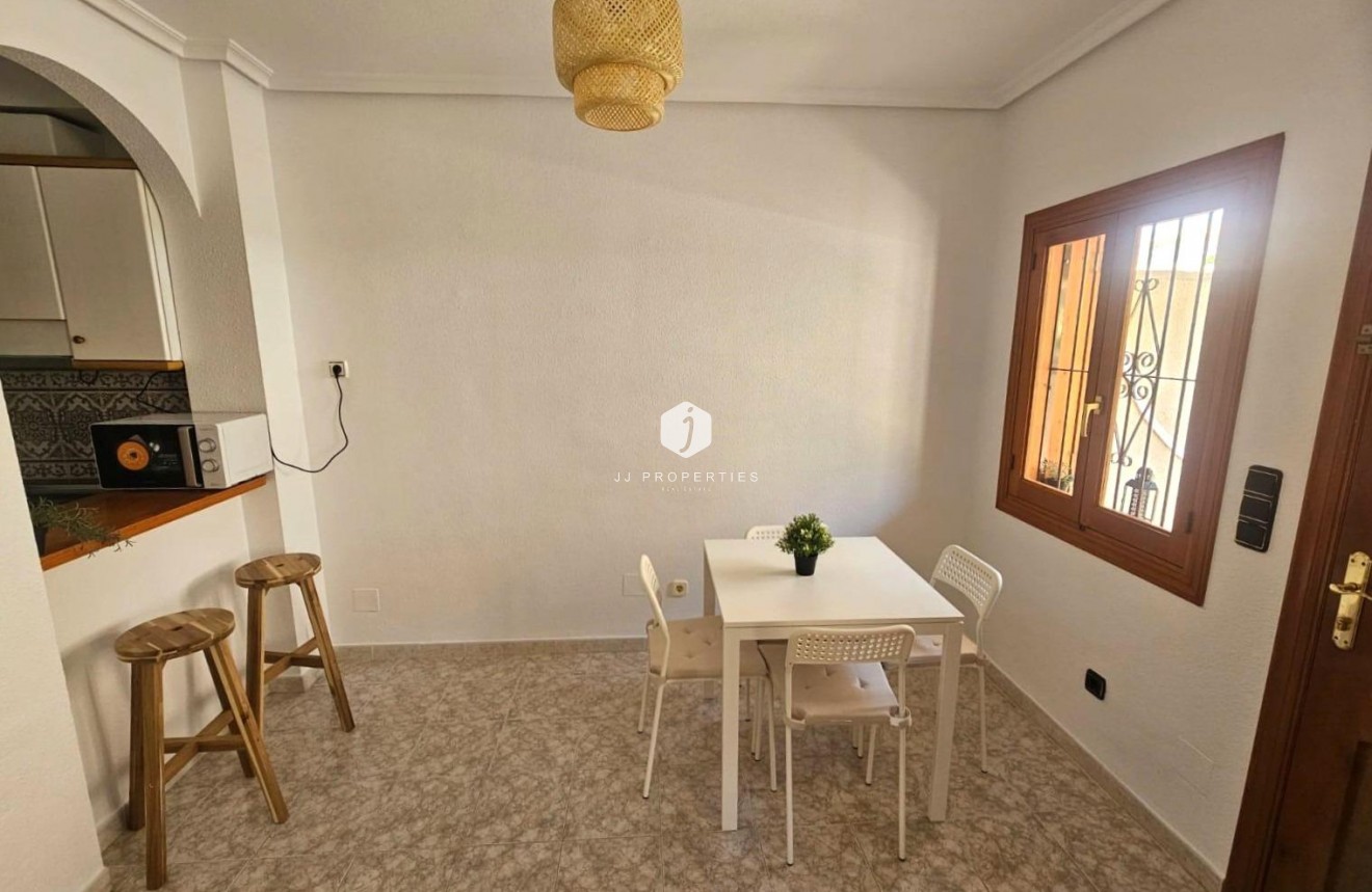 Z drugiej ręki - Bungalow -
Orihuela Costa - Playa Flamenca