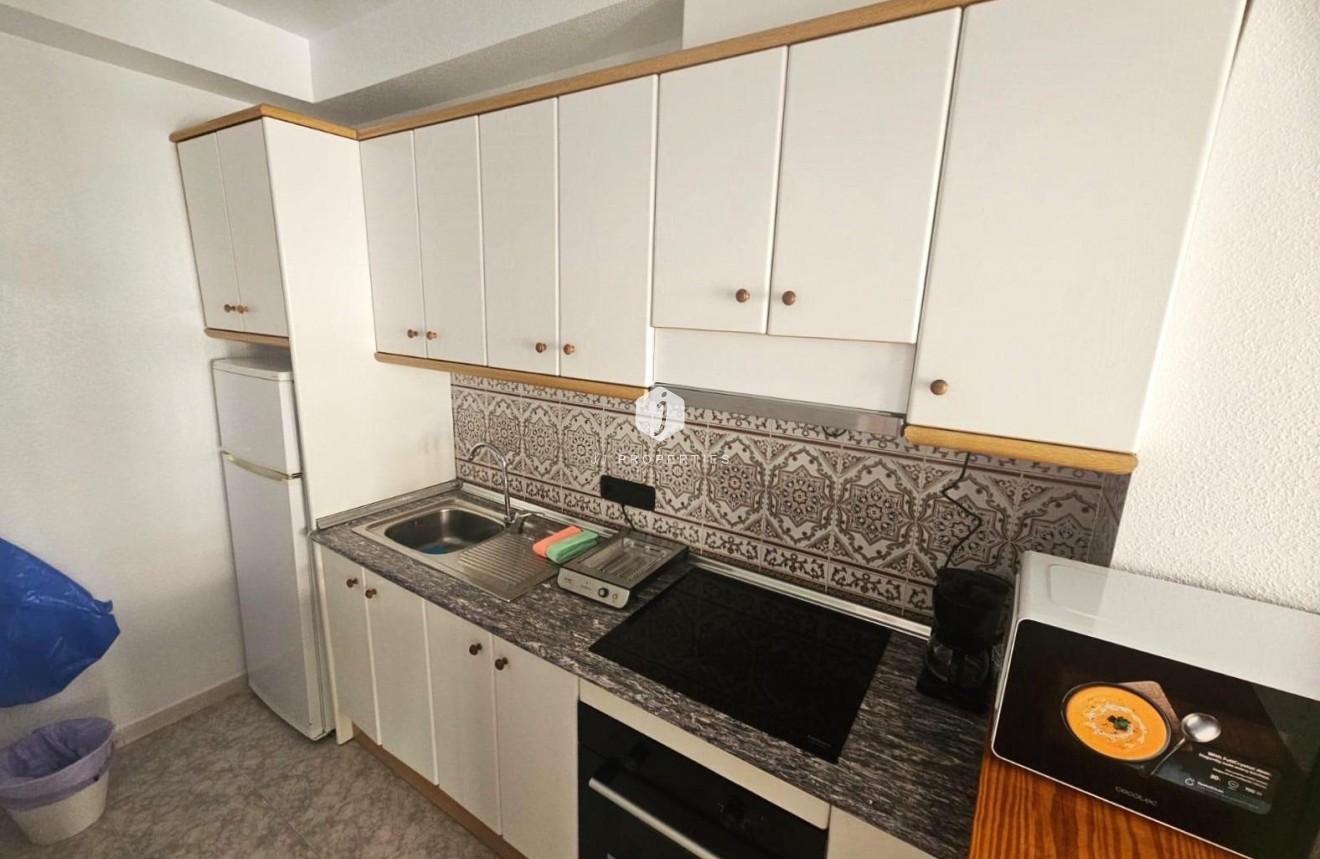 Z drugiej ręki - Bungalow -
Orihuela Costa - Playa Flamenca