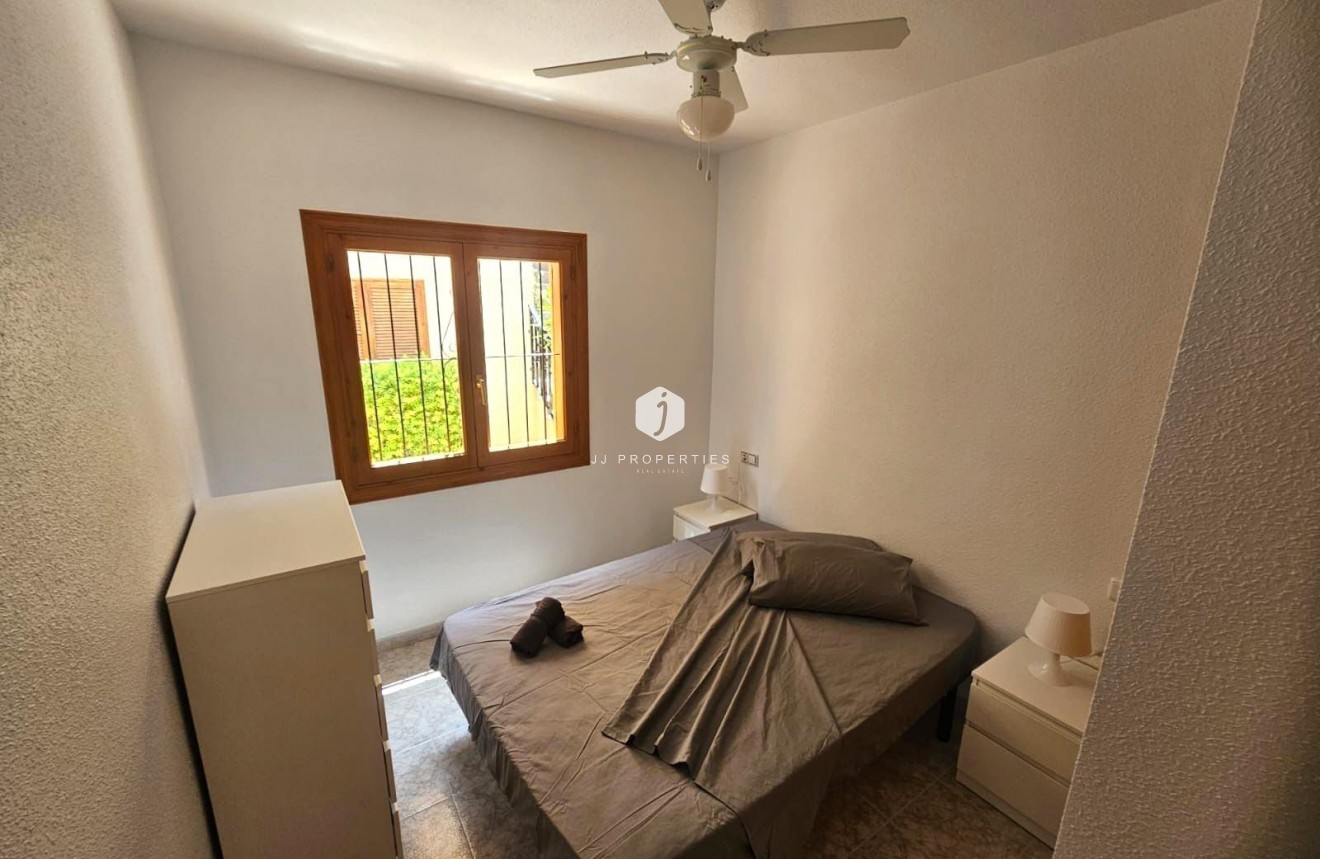 Z drugiej ręki - Bungalow -
Orihuela Costa - Playa Flamenca