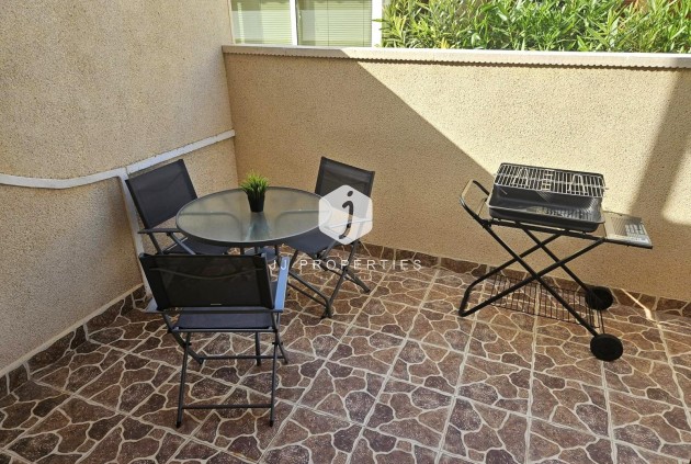Z drugiej ręki - Bungalow -
Orihuela Costa - Playa Flamenca