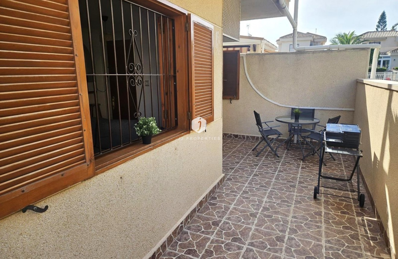 Z drugiej ręki - Bungalow -
Orihuela Costa - Playa Flamenca
