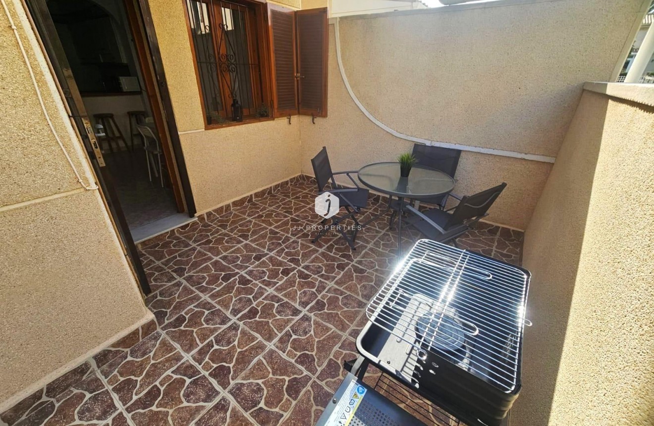 Z drugiej ręki - Bungalow -
Orihuela Costa - Playa Flamenca