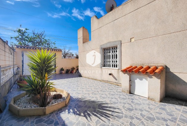 Resale - Chalet -
Torrevieja - Costa Blanca