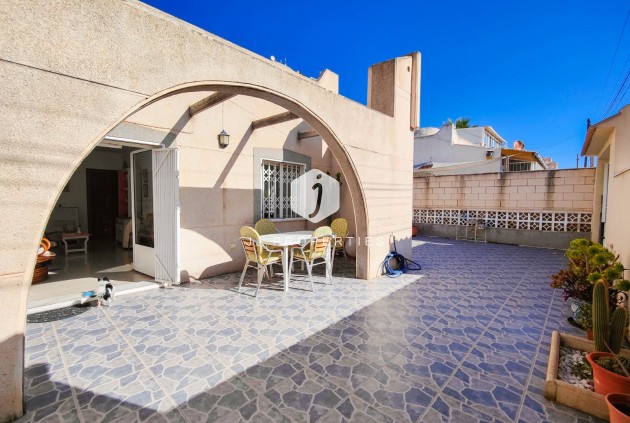 Resale - Chalet -
Torrevieja - Costa Blanca