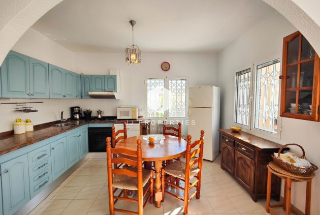 Resale - Chalet -
Torrevieja - Costa Blanca