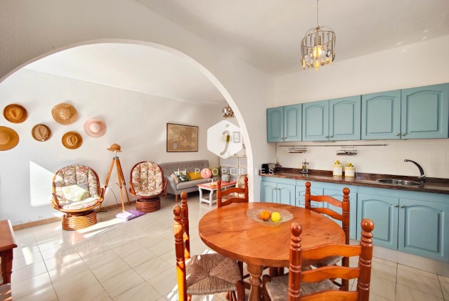 Resale - Chalet -
Torrevieja - Costa Blanca