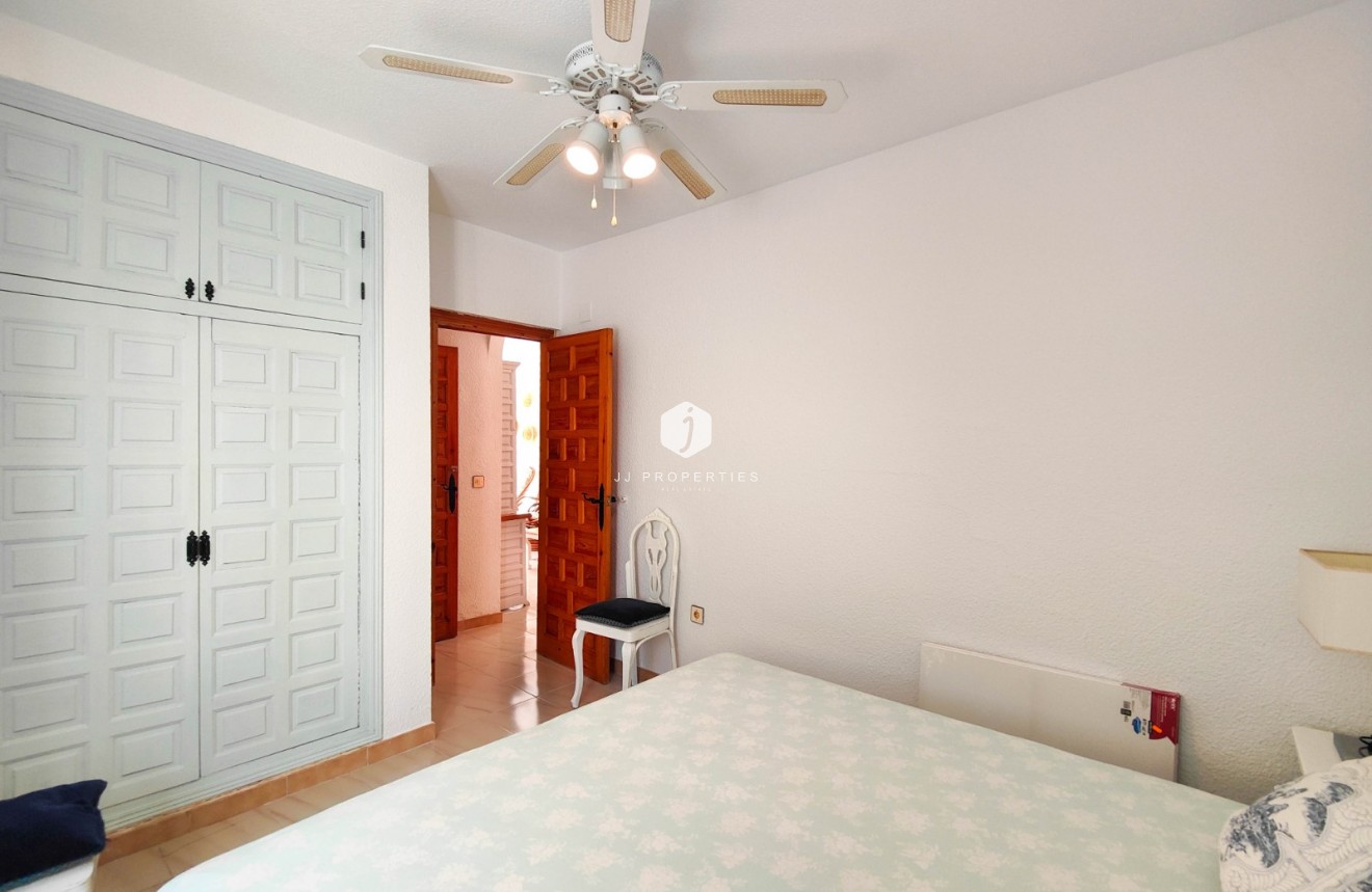 Resale - Chalet -
Torrevieja - Costa Blanca
