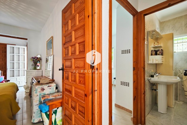 Resale - Chalet -
Torrevieja - Costa Blanca