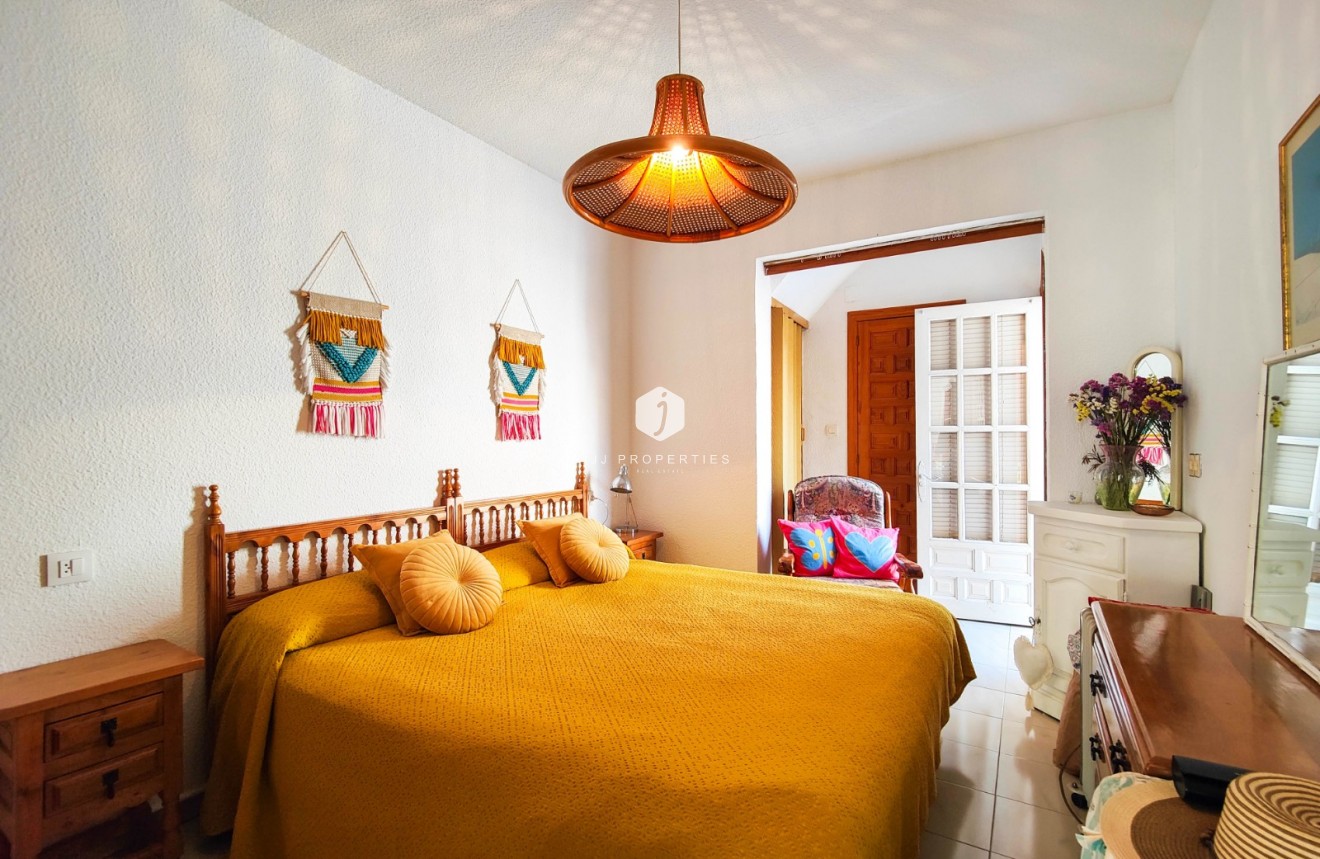 Resale - Chalet -
Torrevieja - Costa Blanca