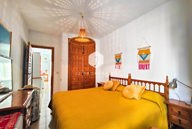 Resale - Chalet -
Torrevieja - Costa Blanca