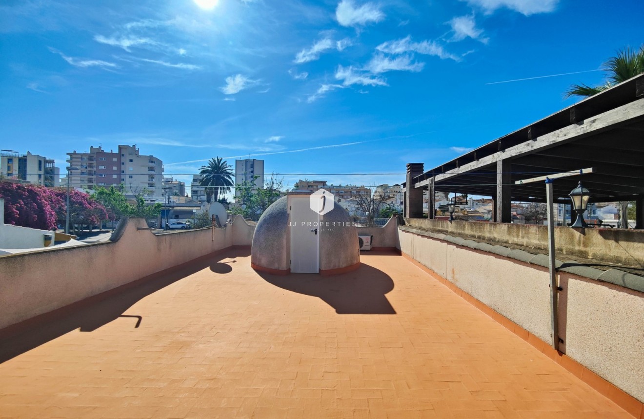 Resale - Chalet -
Torrevieja - Costa Blanca