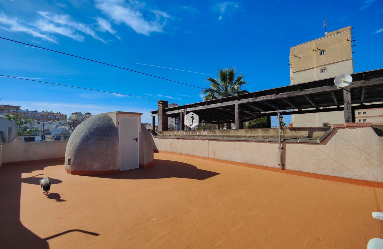 Resale - Chalet -
Torrevieja - Costa Blanca