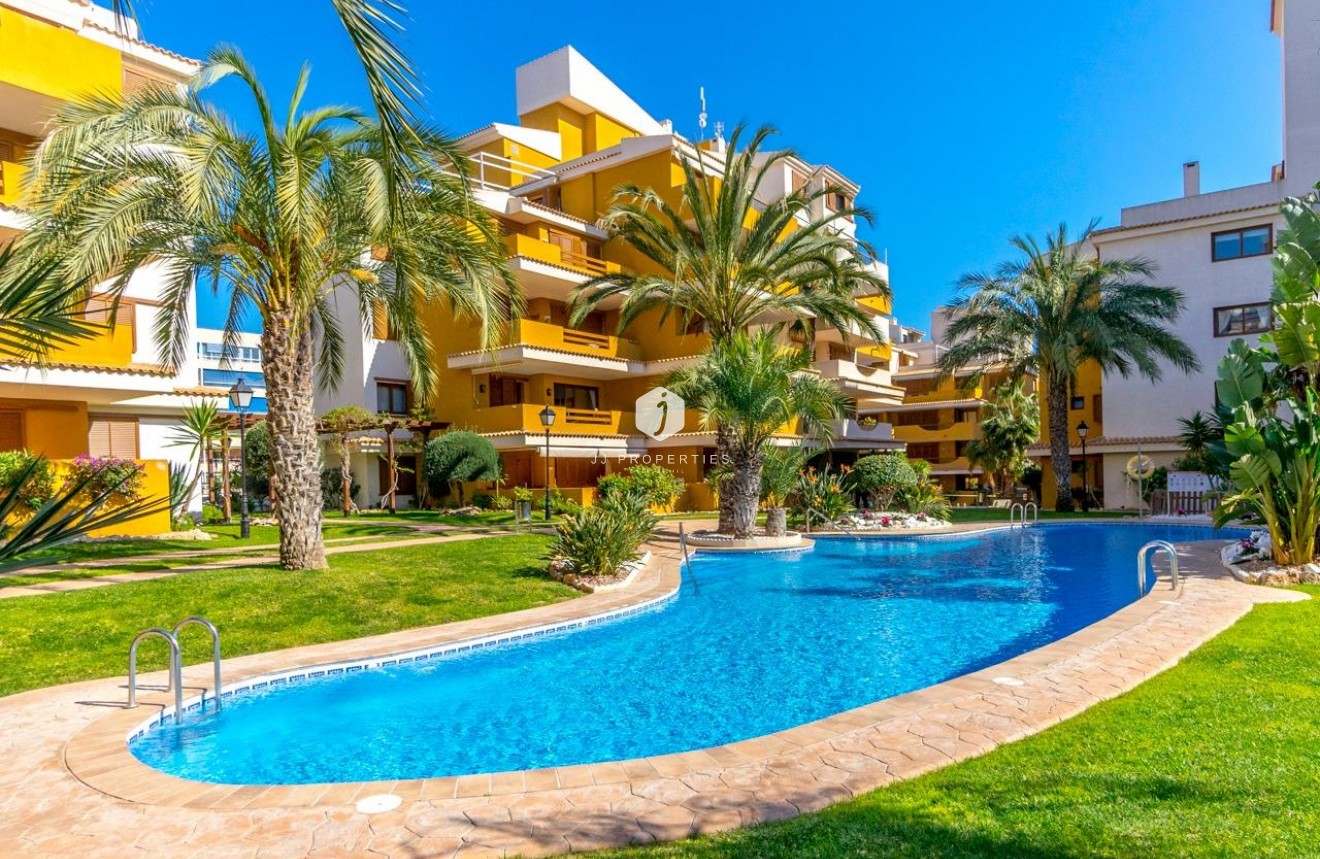 Resale - Apartment / flat -
Torrevieja - Punta prima