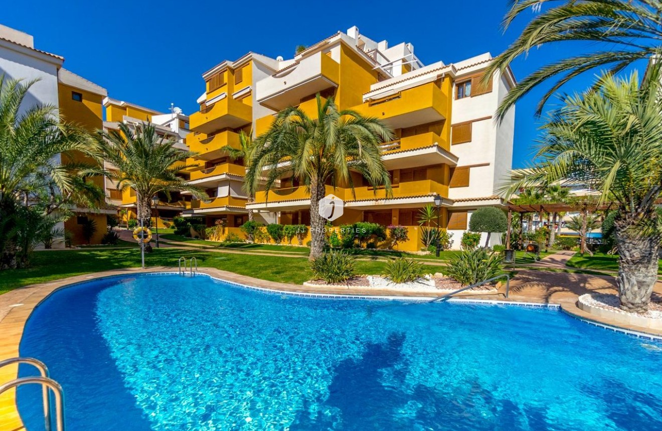 Resale - Apartment / flat -
Torrevieja - Punta prima