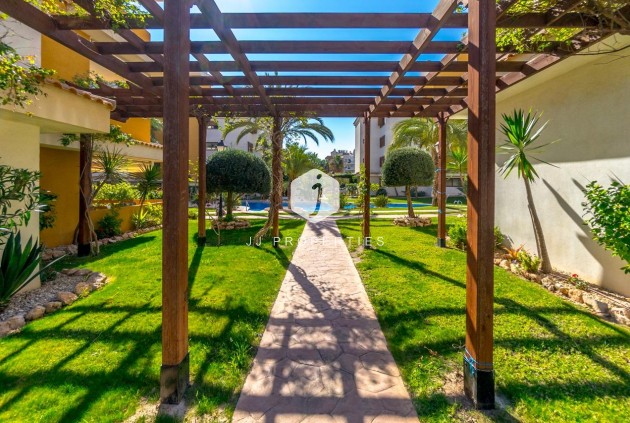 Resale - Apartment / flat -
Torrevieja - Punta prima