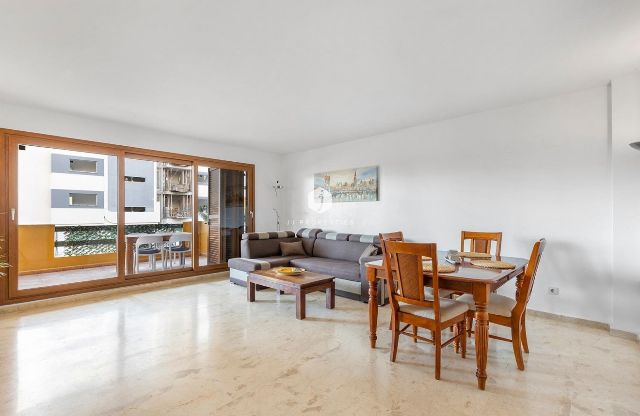 Resale - Apartment / flat -
Torrevieja - Punta prima
