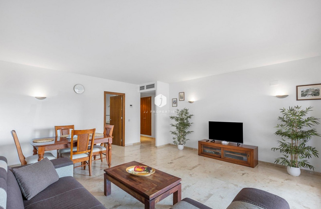 Resale - Apartment / flat -
Torrevieja - Punta prima
