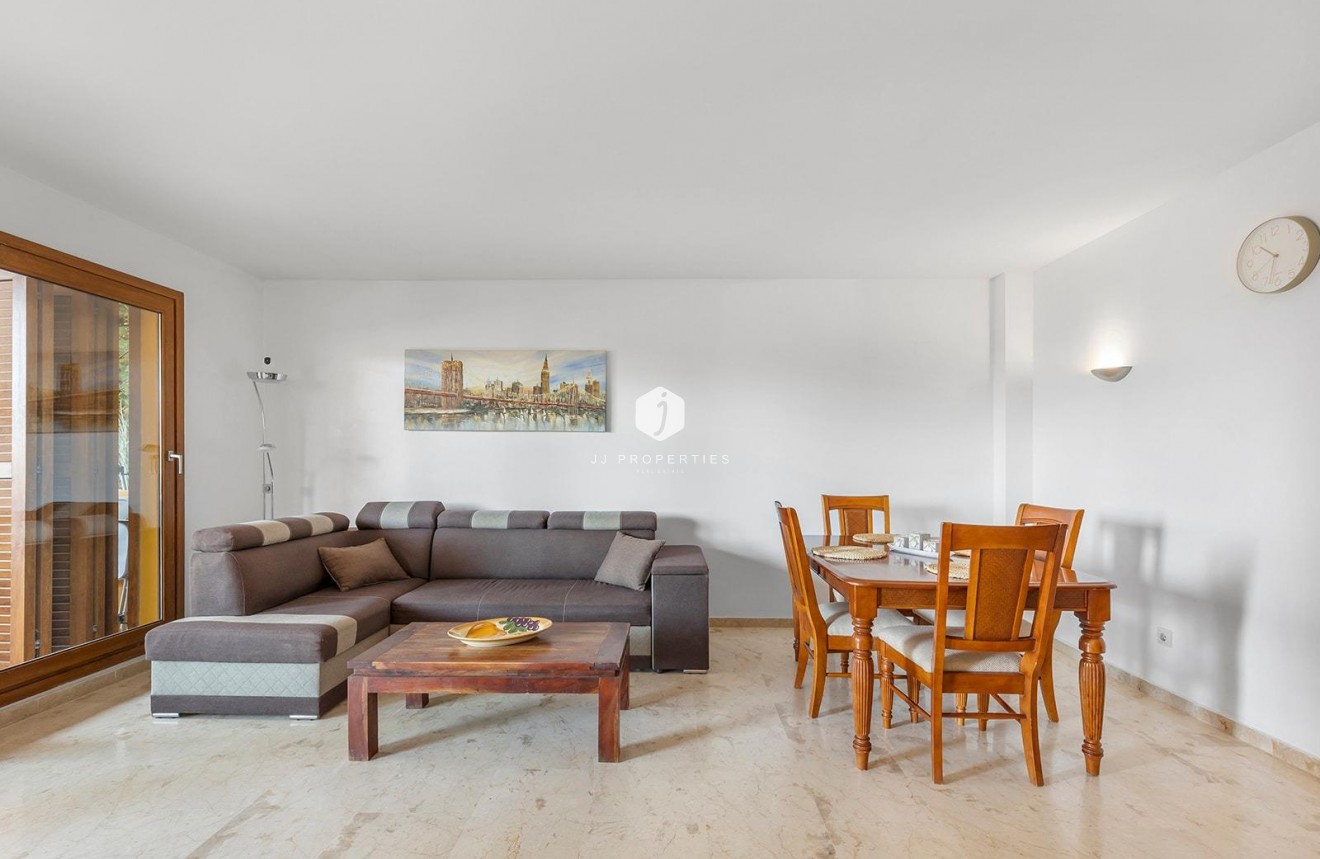 Resale - Apartment / flat -
Torrevieja - Punta prima