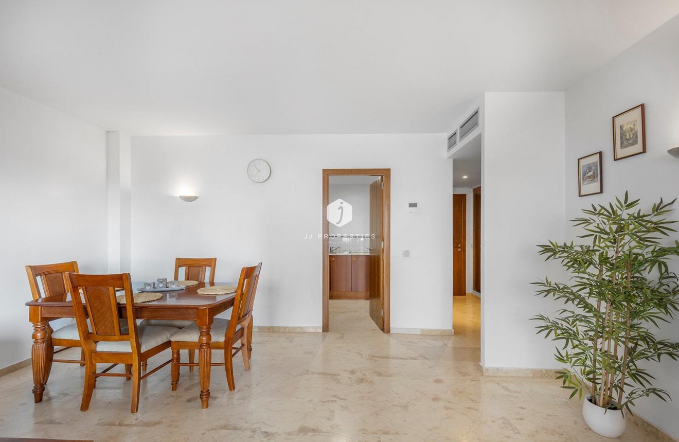 Resale - Apartment / flat -
Torrevieja - Punta prima