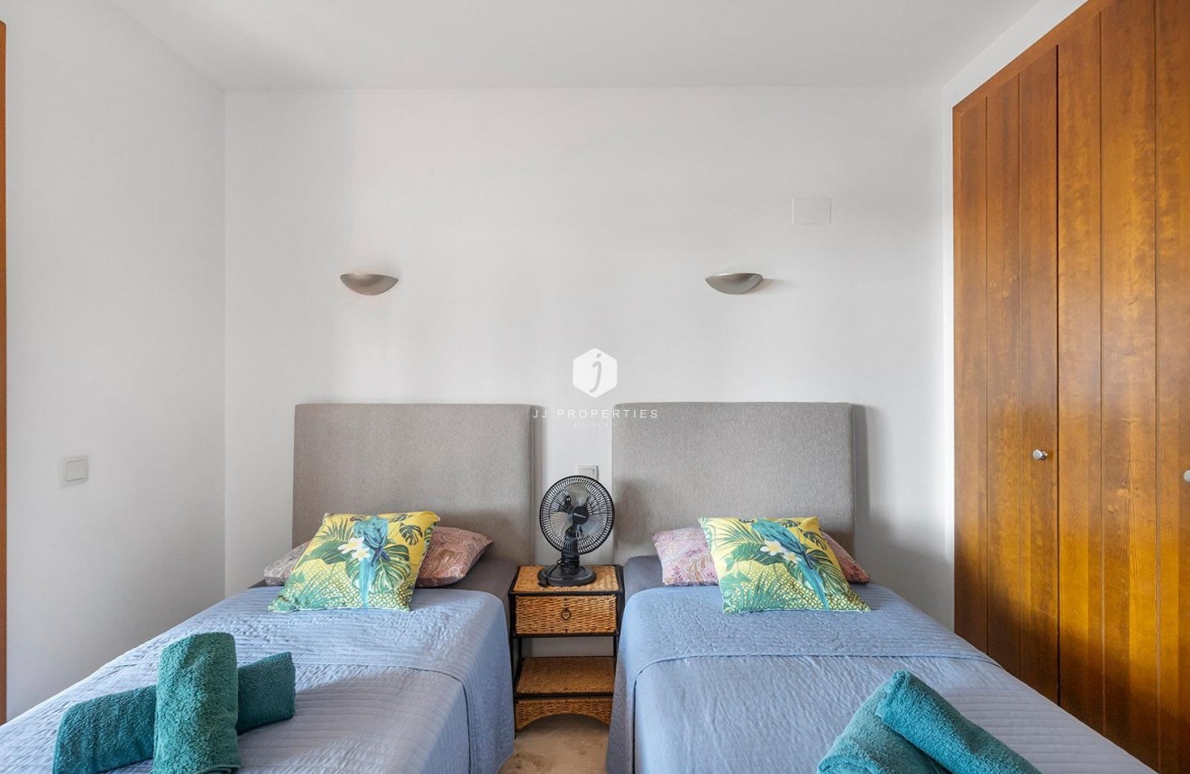 Resale - Apartment / flat -
Torrevieja - Punta prima
