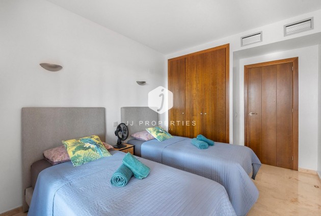 Resale - Apartment / flat -
Torrevieja - Punta prima