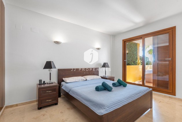 Resale - Apartment / flat -
Torrevieja - Punta prima