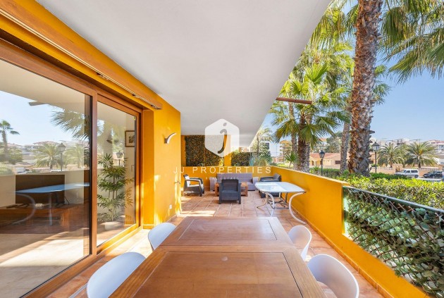 Resale - Apartment / flat -
Torrevieja - Punta prima