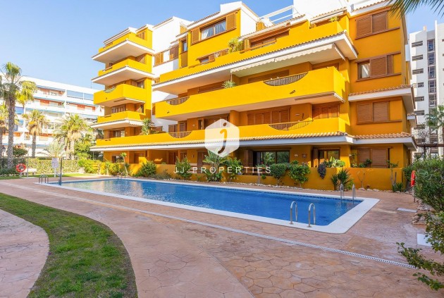 Resale - Apartment / flat -
Torrevieja - Punta prima