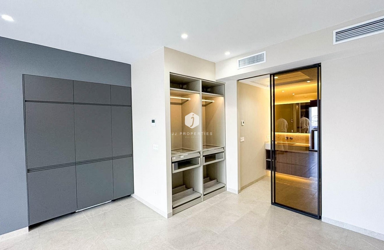 Resale - Apartment / flat -
Torrevieja - Playa de los Locos