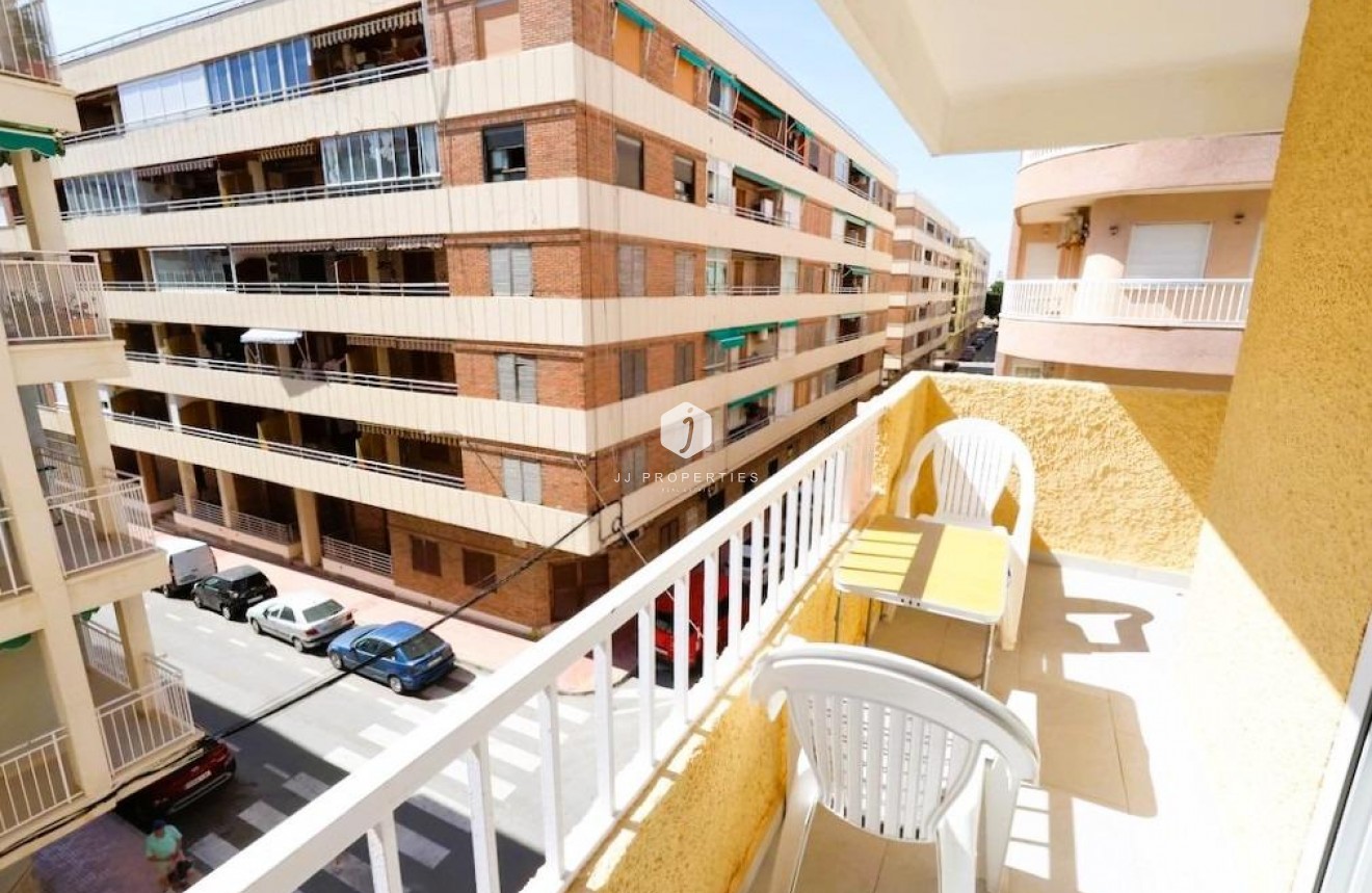 Resale - Apartment / flat -
Torrevieja - Costa Blanca