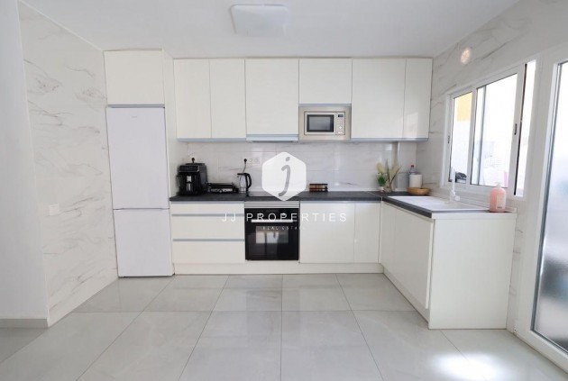 Resale - Apartment / flat -
Torrevieja - Costa Blanca