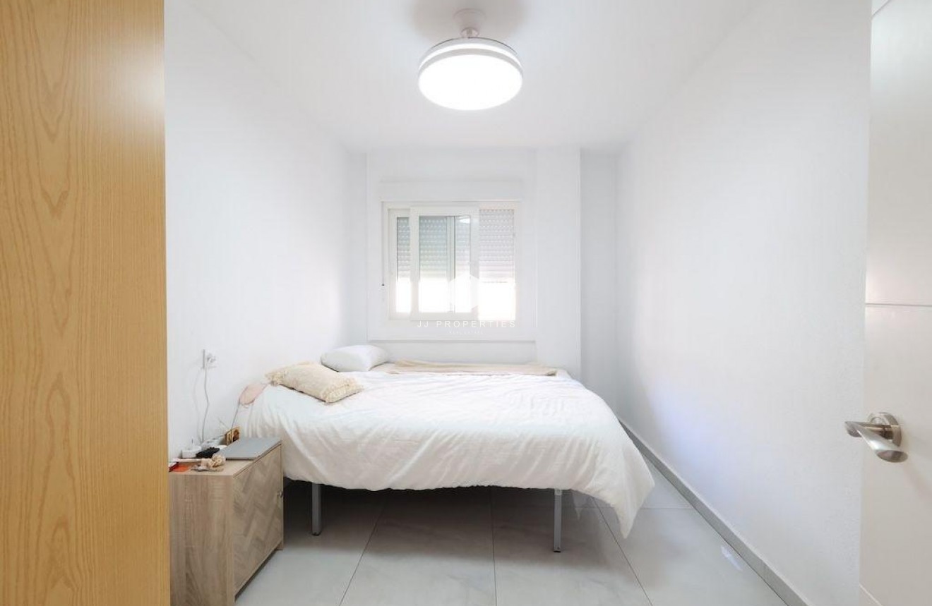 Resale - Apartment / flat -
Torrevieja - Costa Blanca