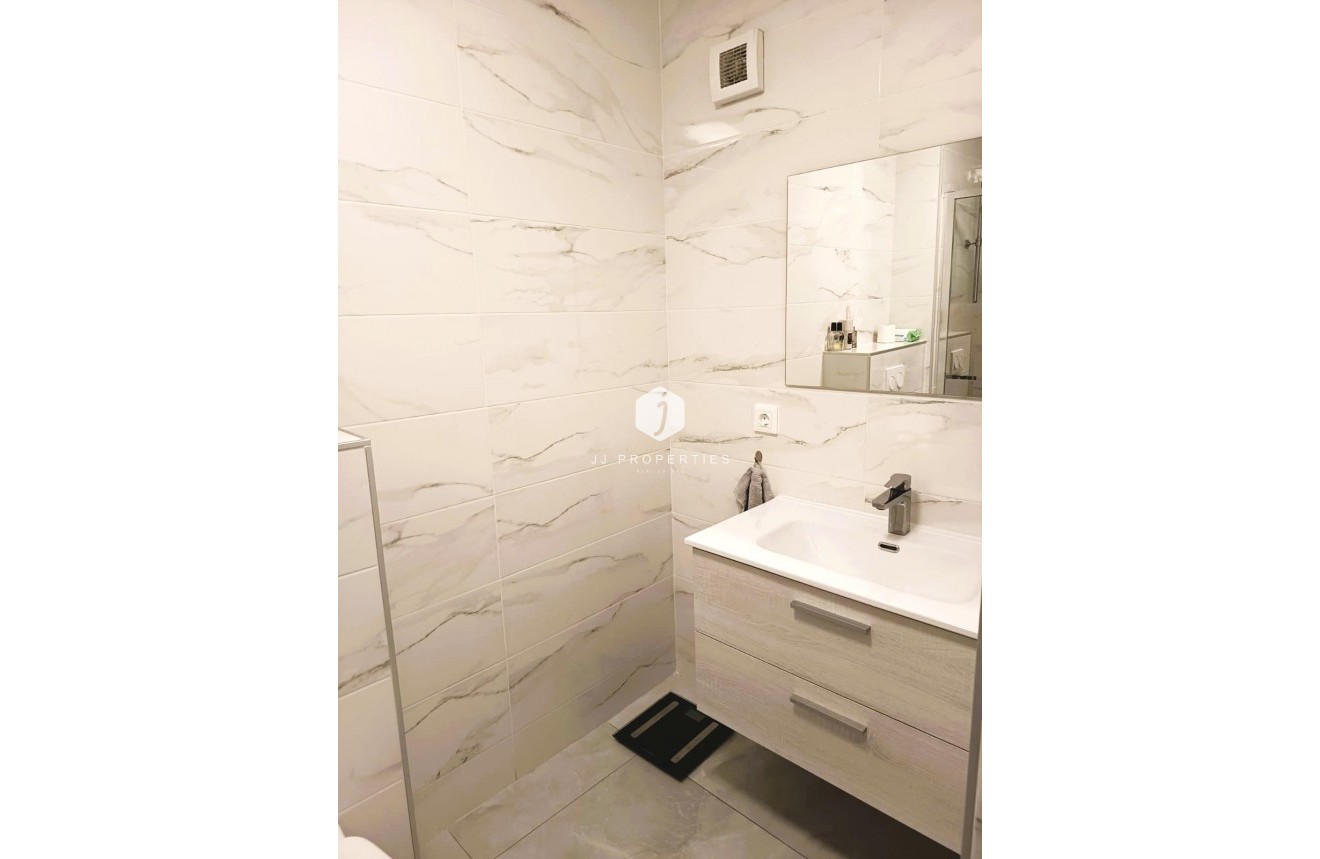Resale - Apartment / flat -
Torrevieja - Costa Blanca