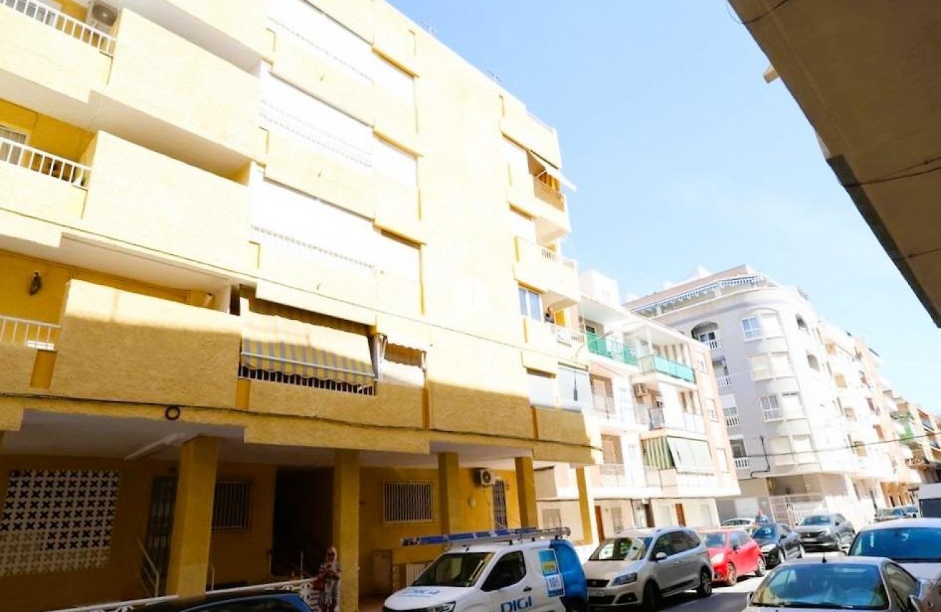 Resale - Apartment / flat -
Torrevieja - Costa Blanca