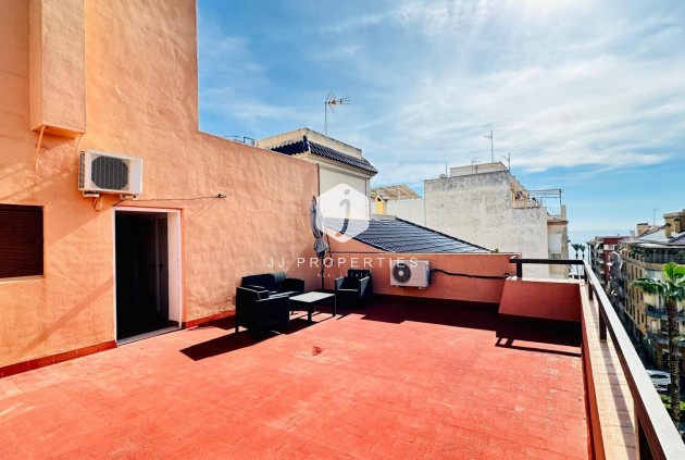 Resale - Apartment / flat -
Torrevieja - Centro