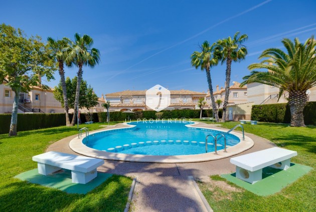 Resale - Bungalow -
Torrevieja - aguas nuevas
