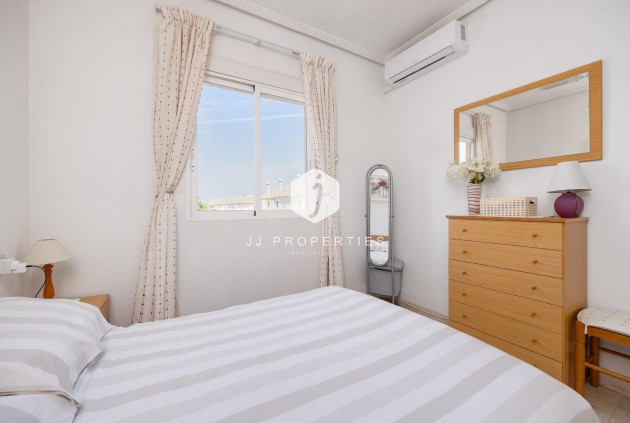 Resale - Bungalow -
Torrevieja - aguas nuevas