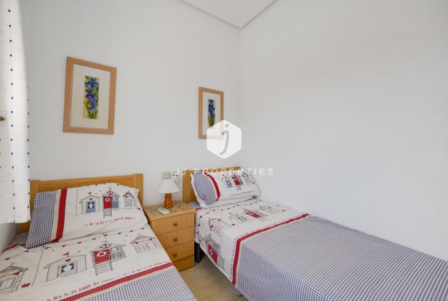 Resale - Bungalow -
Torrevieja - aguas nuevas
