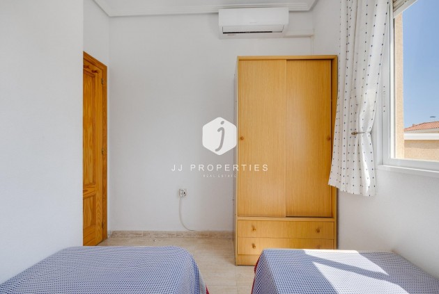 Resale - Bungalow -
Torrevieja - aguas nuevas