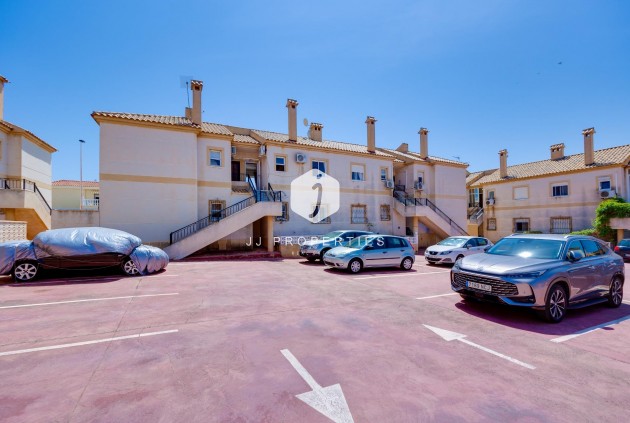Resale - Bungalow -
Torrevieja - aguas nuevas