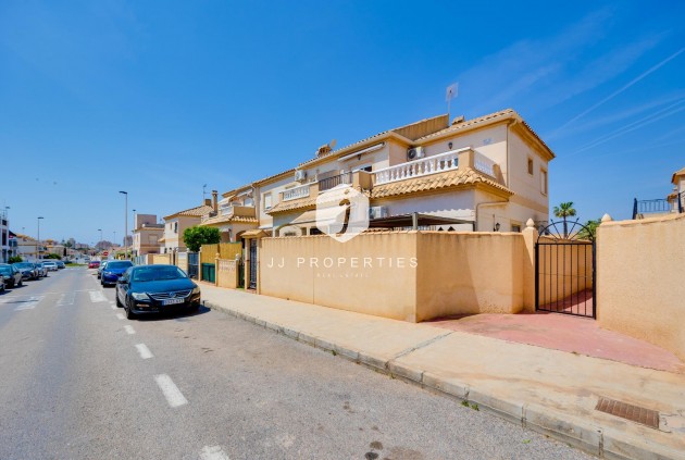 Resale - Bungalow -
Torrevieja - aguas nuevas