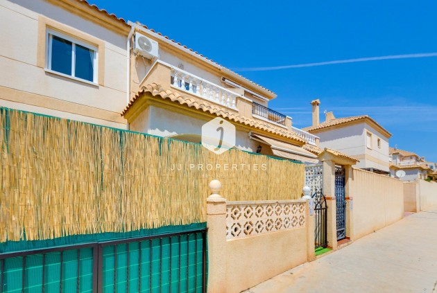 Resale - Bungalow -
Torrevieja - aguas nuevas