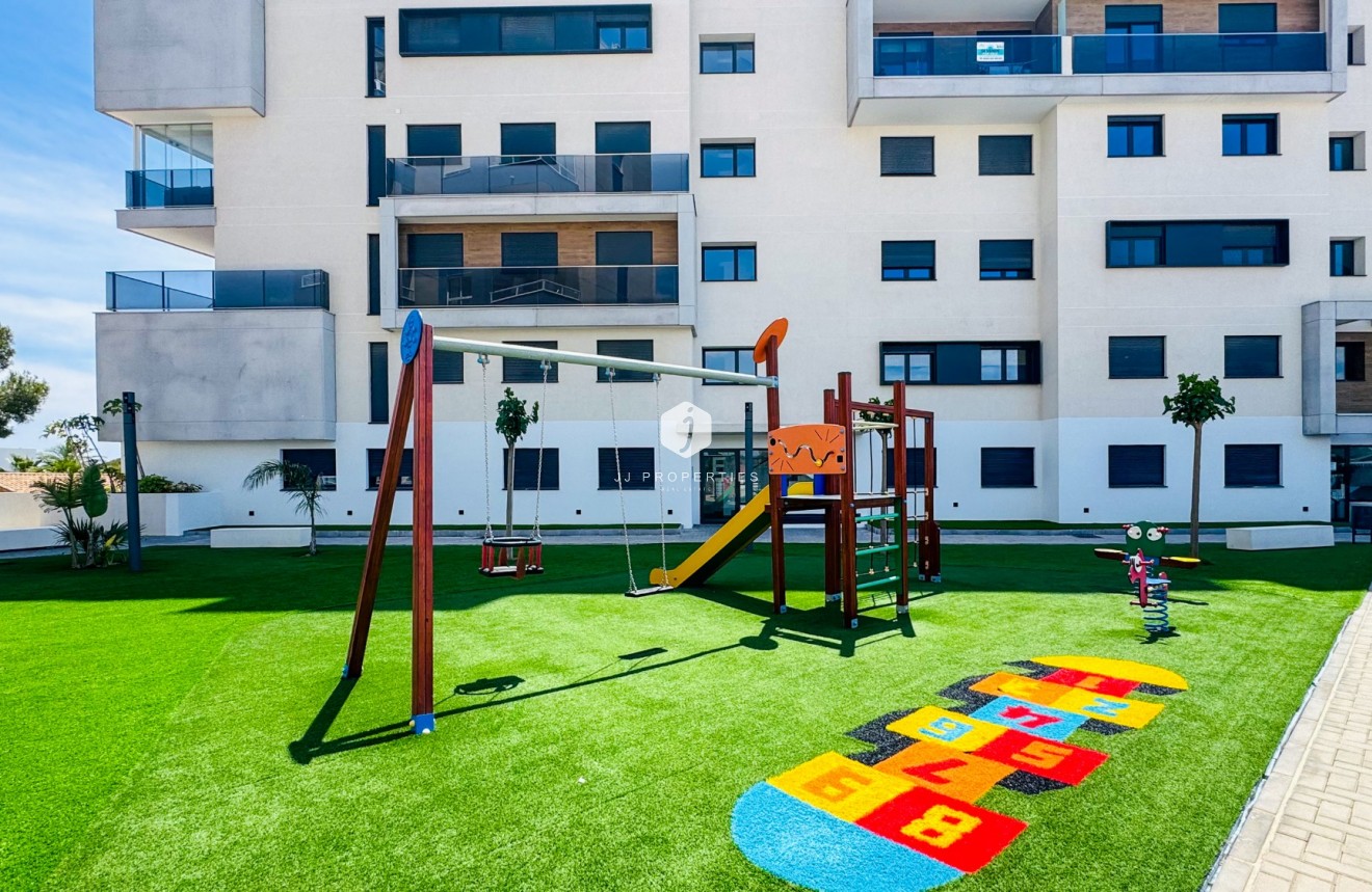 Resale - Apartment / flat -
Dehesa de Campoamor - Costa Blanca