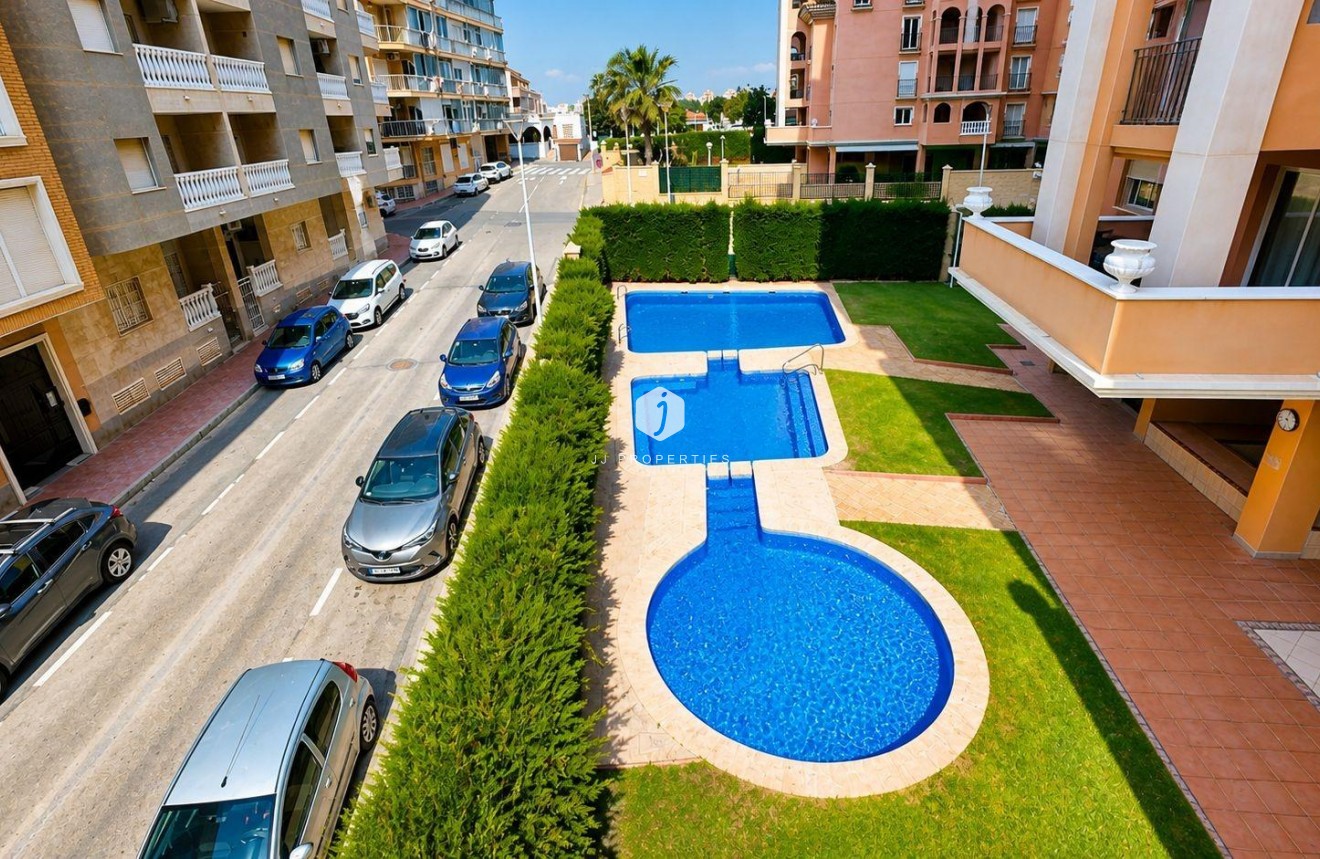 Tweedehands - Appartement / flat -
Torrevieja - Los Frutales