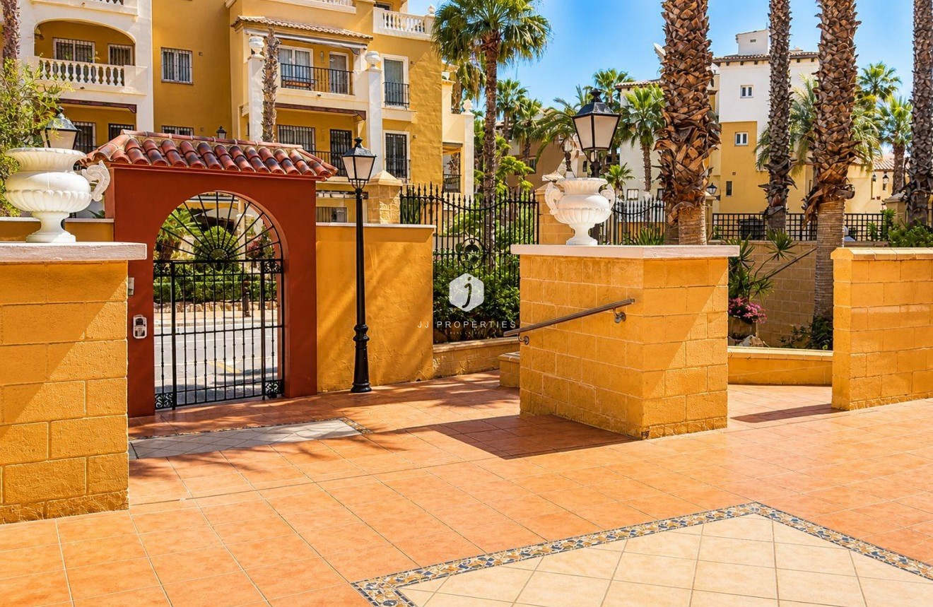 Tweedehands - Appartement / flat -
Torrevieja - Los Frutales