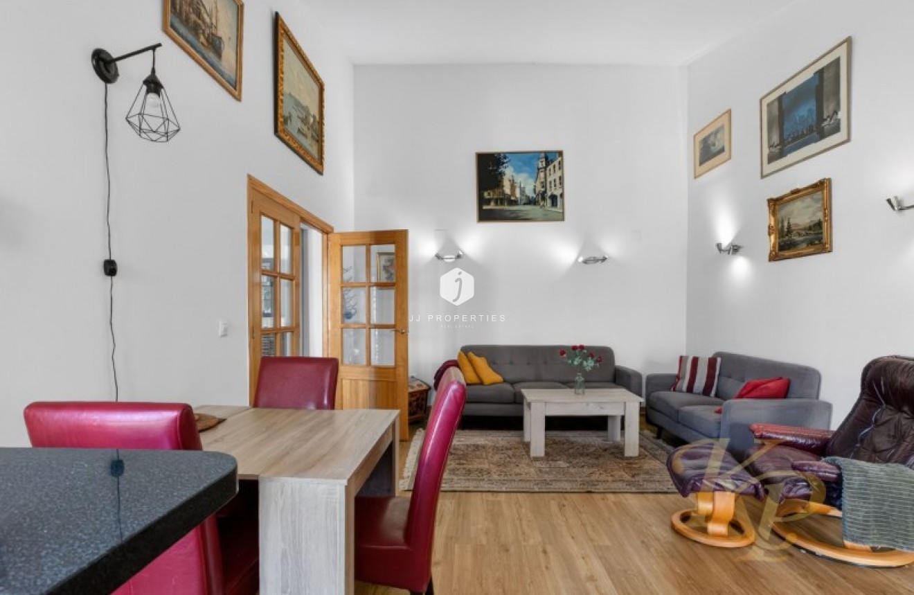 Resale - Villa -
Torrevieja - Costa Blanca