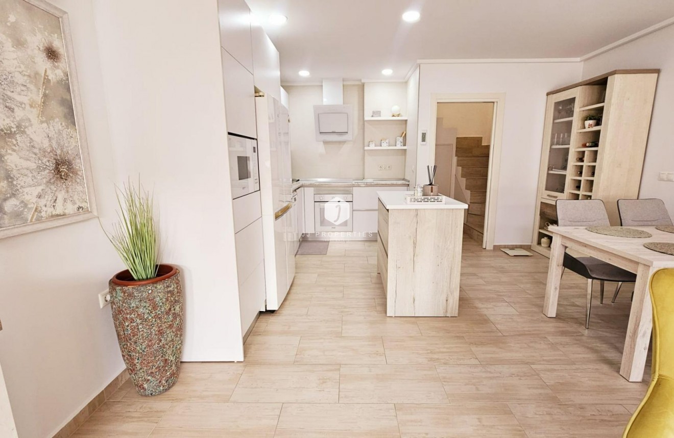 Resale - Duplex -
Torrevieja - La siesta