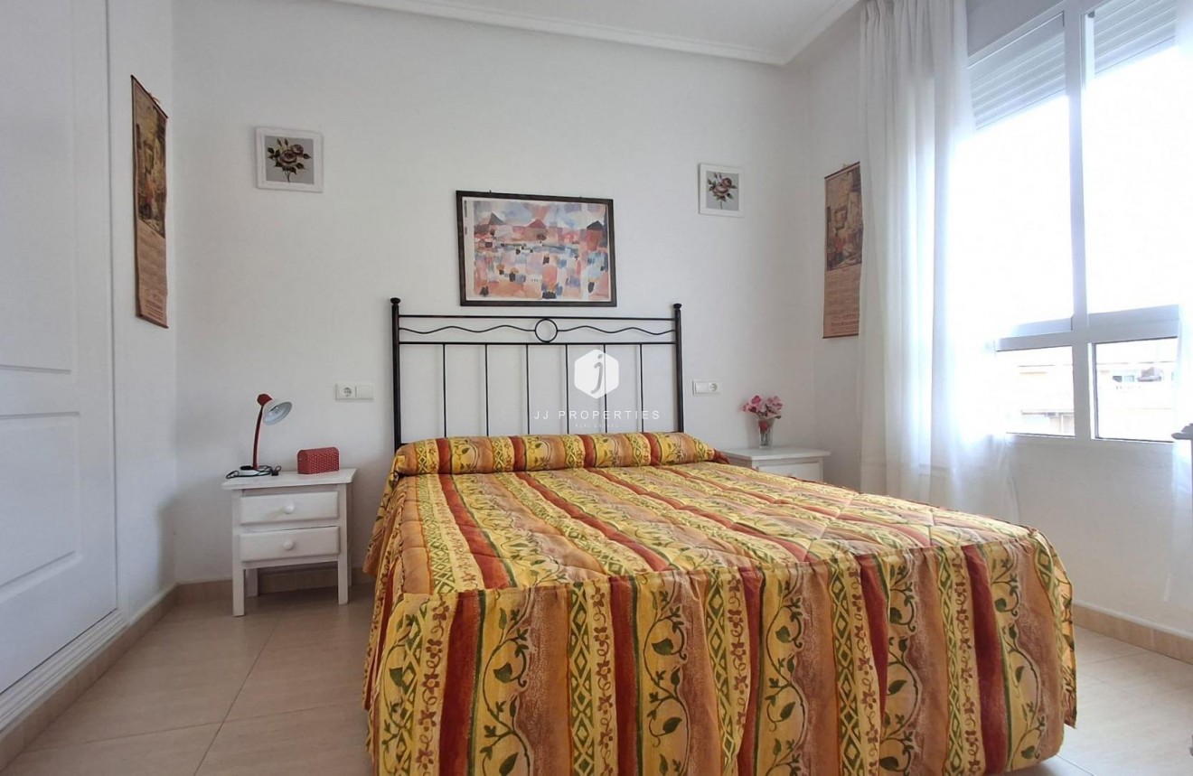 Resale - Apartment / flat -
Torrevieja - La Mata